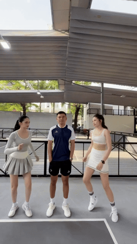 Lý Hoàng Nam trong vòng tay Kỳ Duyên - Hương Giang- Ảnh 1.