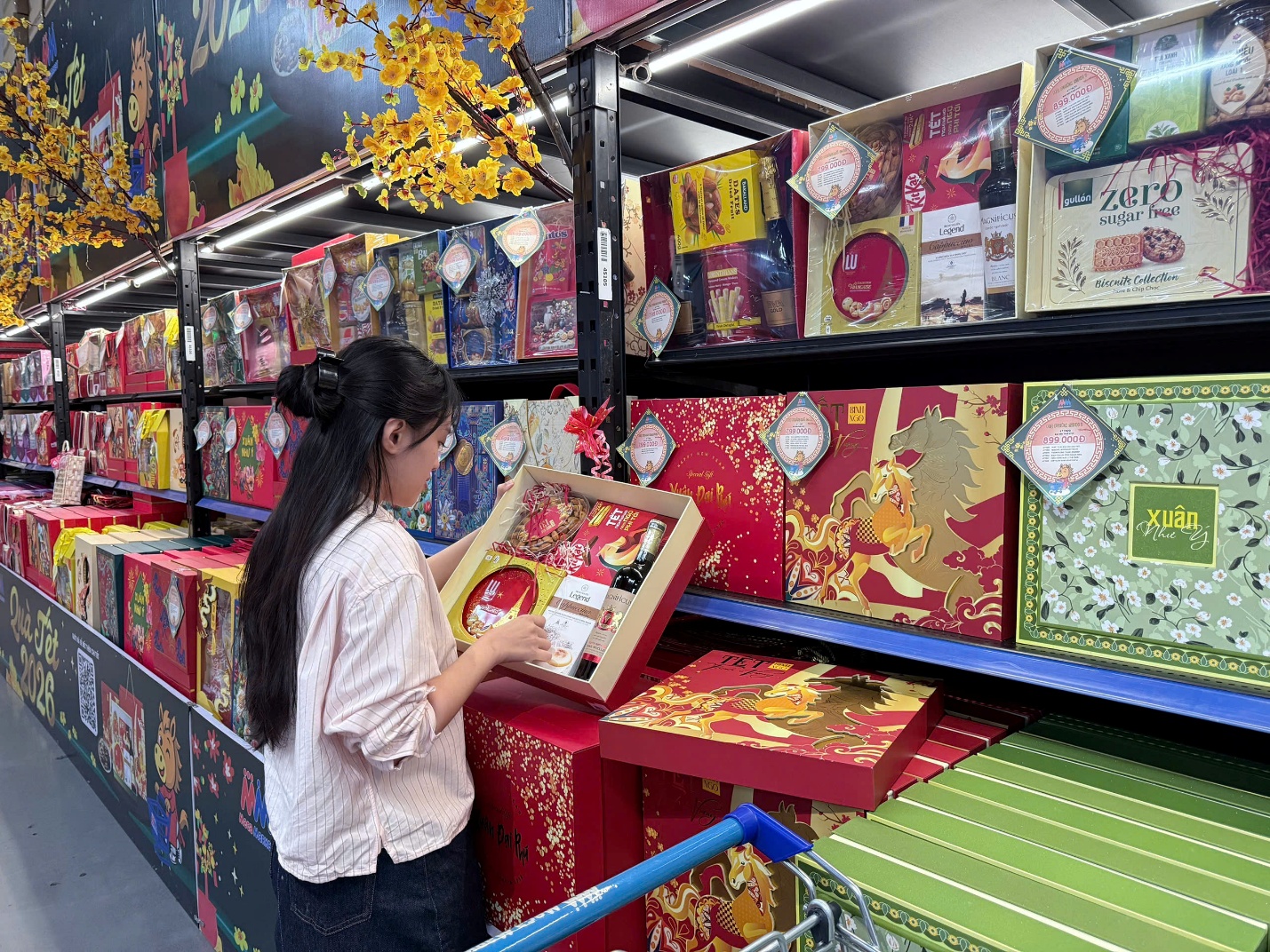 MM Mega Market Việt Nam tăng 30% hàng hóa phục vụ Tết Bính Ngọ, khuyến mãi lớn kéo dài 40 ngày- Ảnh 3. MM Mega Market Việt Nam tăng 30% hàng hóa phục vụ Tết Bính Ngọ, khuyến mãi lớn kéo dài 40 ngày- Ảnh 3.