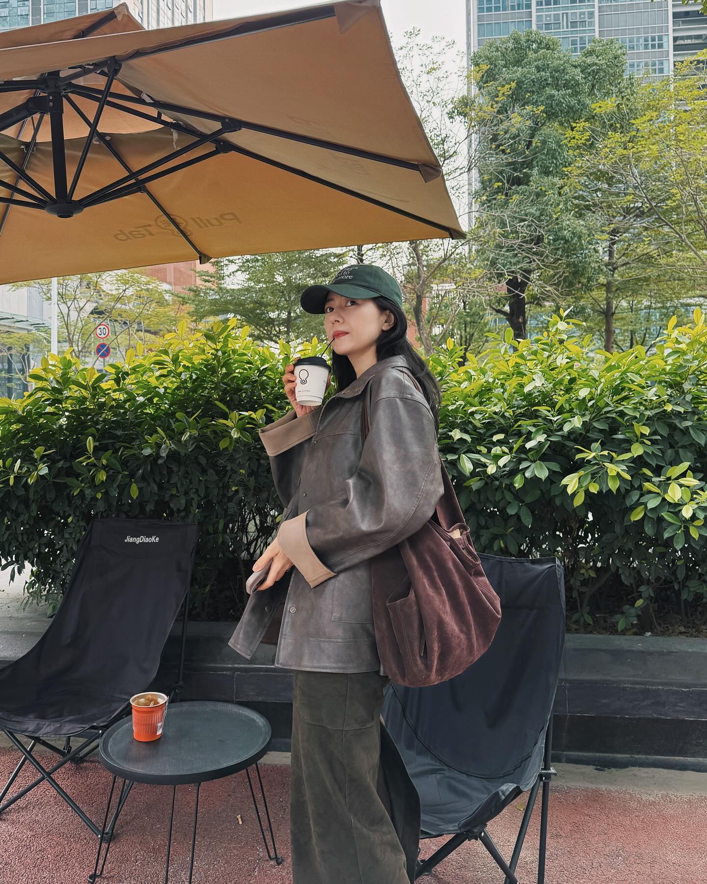 Cao Viên Viên chính là "cao thủ" diện đồ màu trung tính, phụ nữ U50 học theo là chuẩn- Ảnh 6.