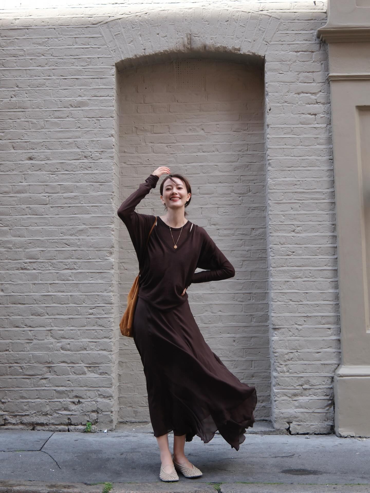 Cao Viên Viên chính là "cao thủ" diện đồ màu trung tính, phụ nữ U50 học theo là chuẩn- Ảnh 3.