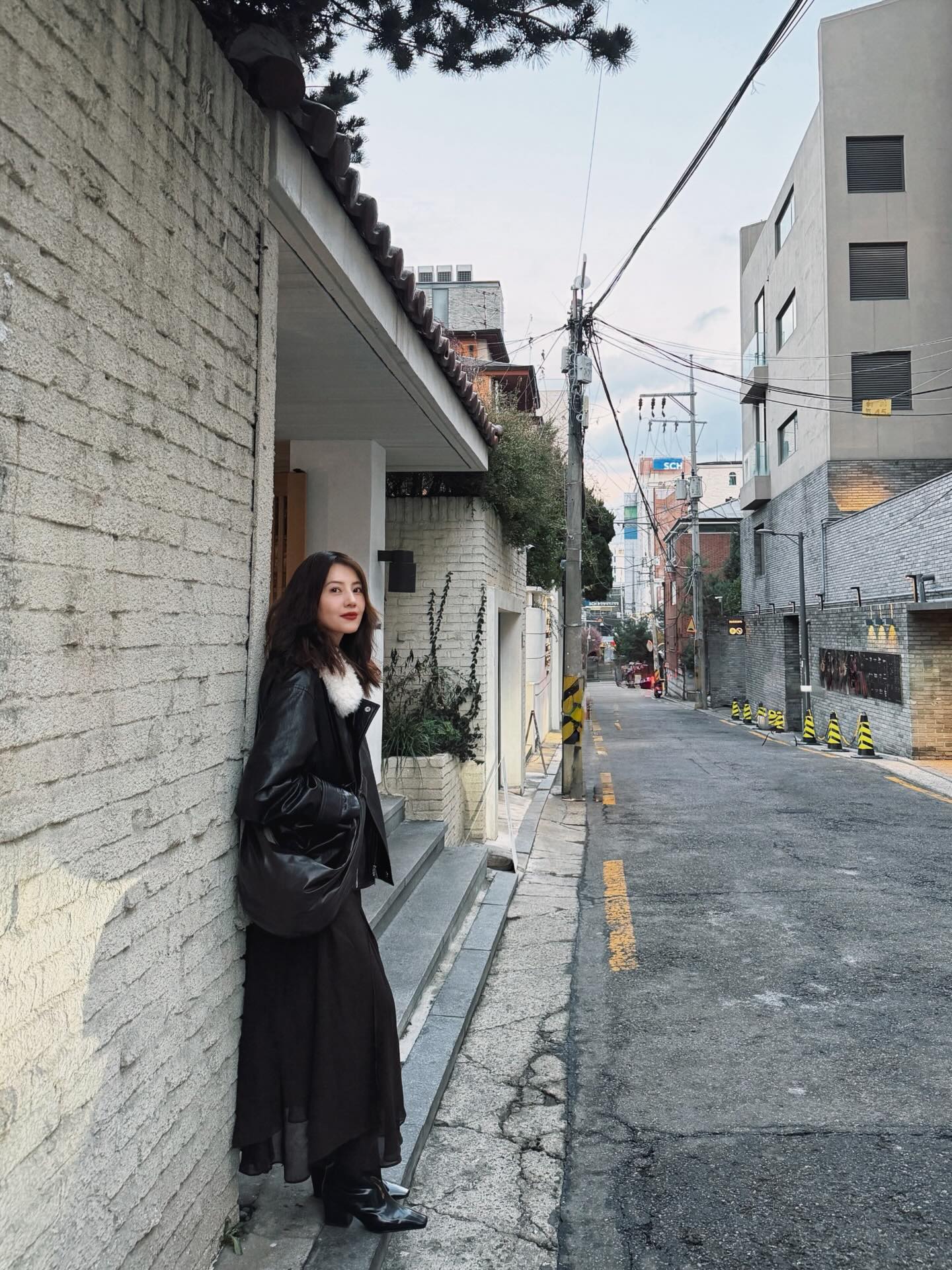 Cao Viên Viên chính là "cao thủ" diện đồ màu trung tính, phụ nữ U50 học theo là chuẩn- Ảnh 1.