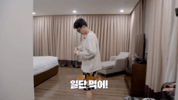 "Cheap moment" cùng Jungkook và Jimin chưa bao giờ dễ đến thế: Vừa rẻ vừa dễ, siêu thị nào cũng có- Ảnh 3.