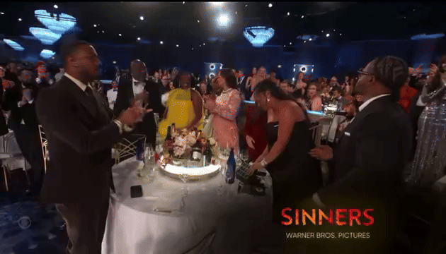 "Bắt gọn" tài tử say đắm ngắm Lisa ở Quả Cầu Vàng, bạn trai tỷ phú đã có đối thủ rồi?- Ảnh 4.