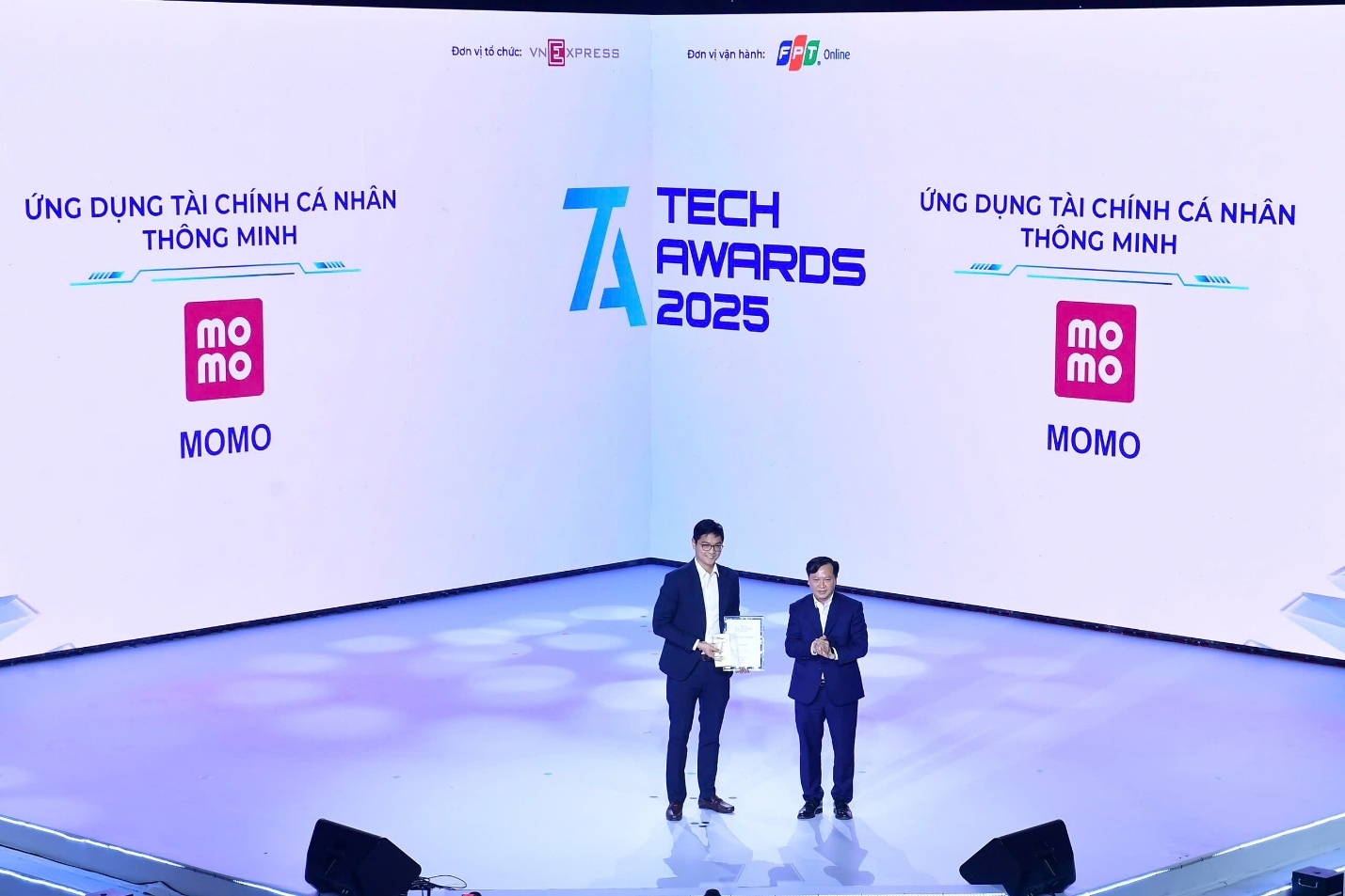 MoMo hai lần liên tiếp được xướng tên là Ứng dụng tài chính xuất sắc- Ảnh 2.