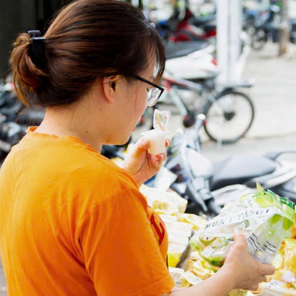 "Cheap moment" cùng Jungkook và Jimin chưa bao giờ dễ đến thế: Vừa rẻ vừa dễ, siêu thị nào cũng có- Ảnh 6.