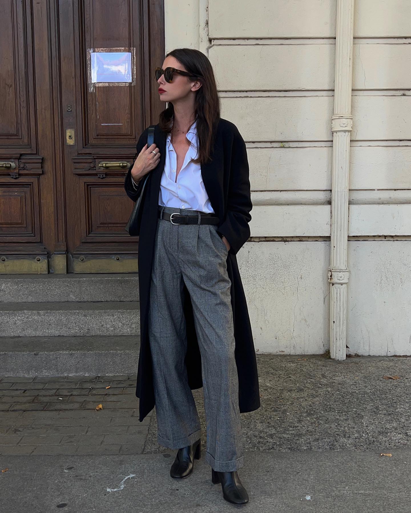 Phụ nữ Pháp diện quần ống rộng với 5 mẫu áo, ai thích style đơn giản càng nên tham khảo- Ảnh 9.