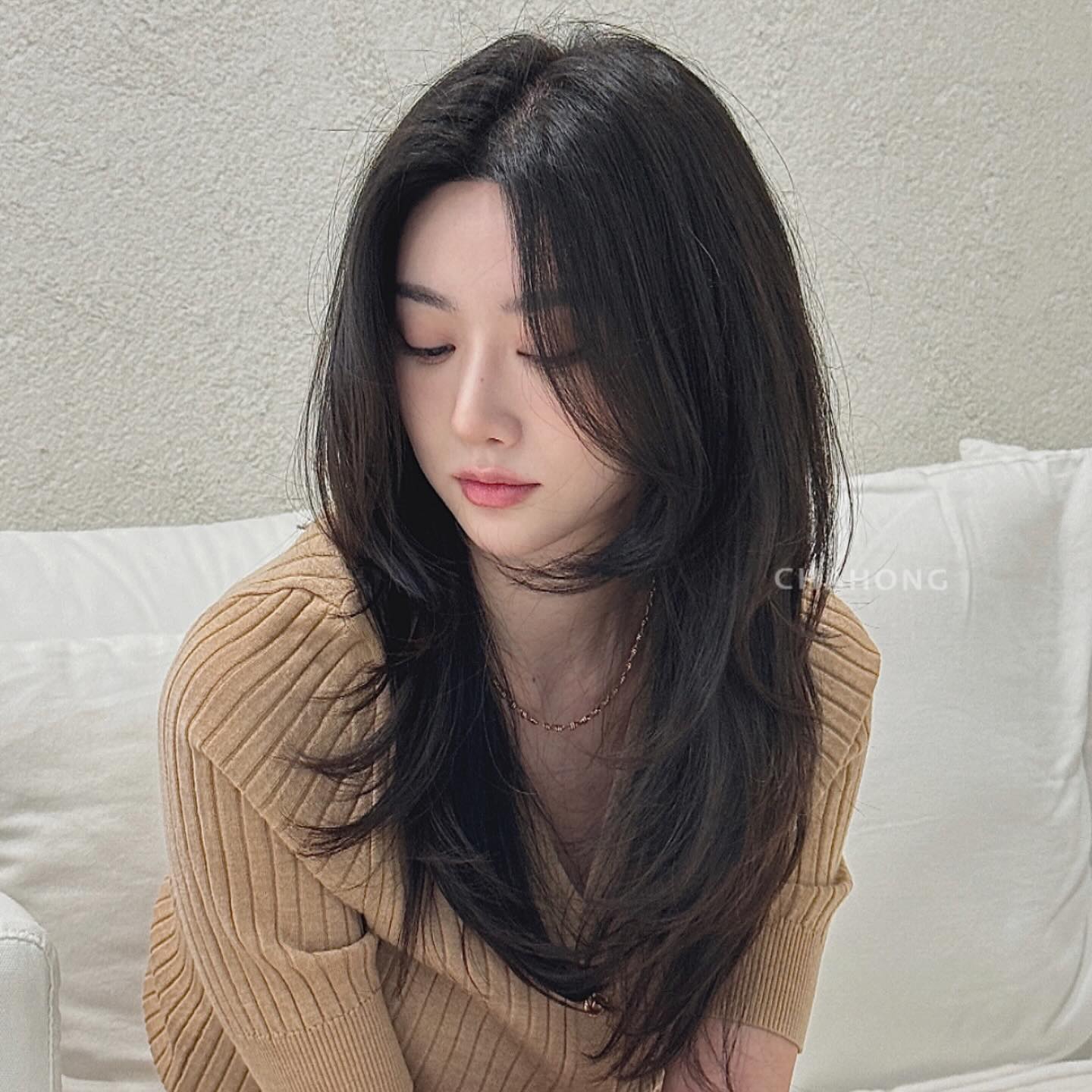 4 kiểu tóc không cần nhuộm màu vẫn rất trẻ, giữ nguyên màu đen lại càng sang- Ảnh 1.