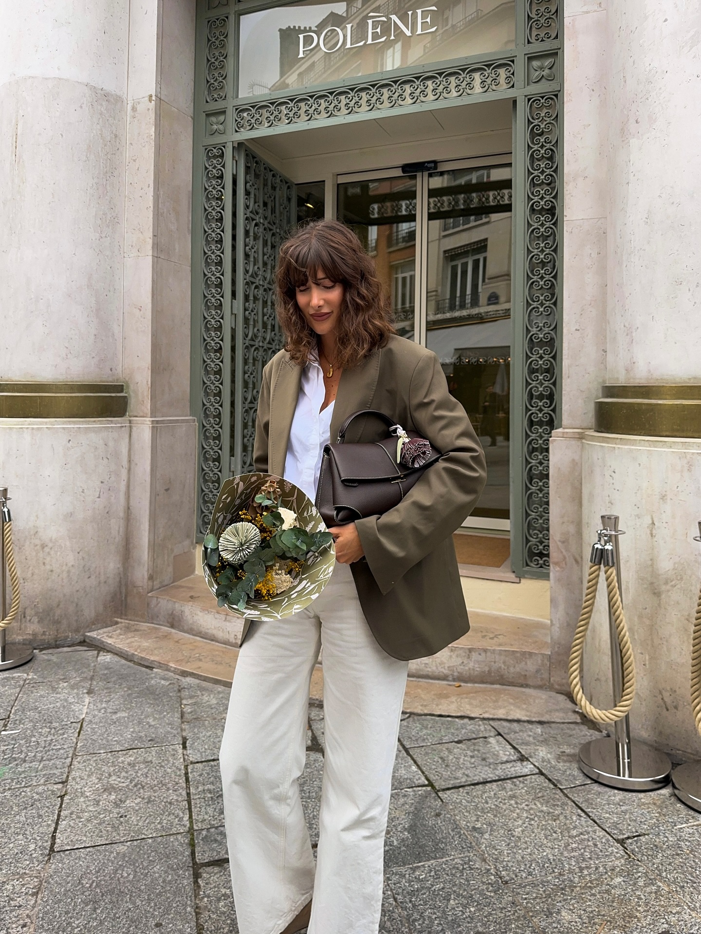 Phụ nữ Pháp diện quần ống rộng với 5 mẫu áo, ai thích style đơn giản càng nên tham khảo- Ảnh 2.