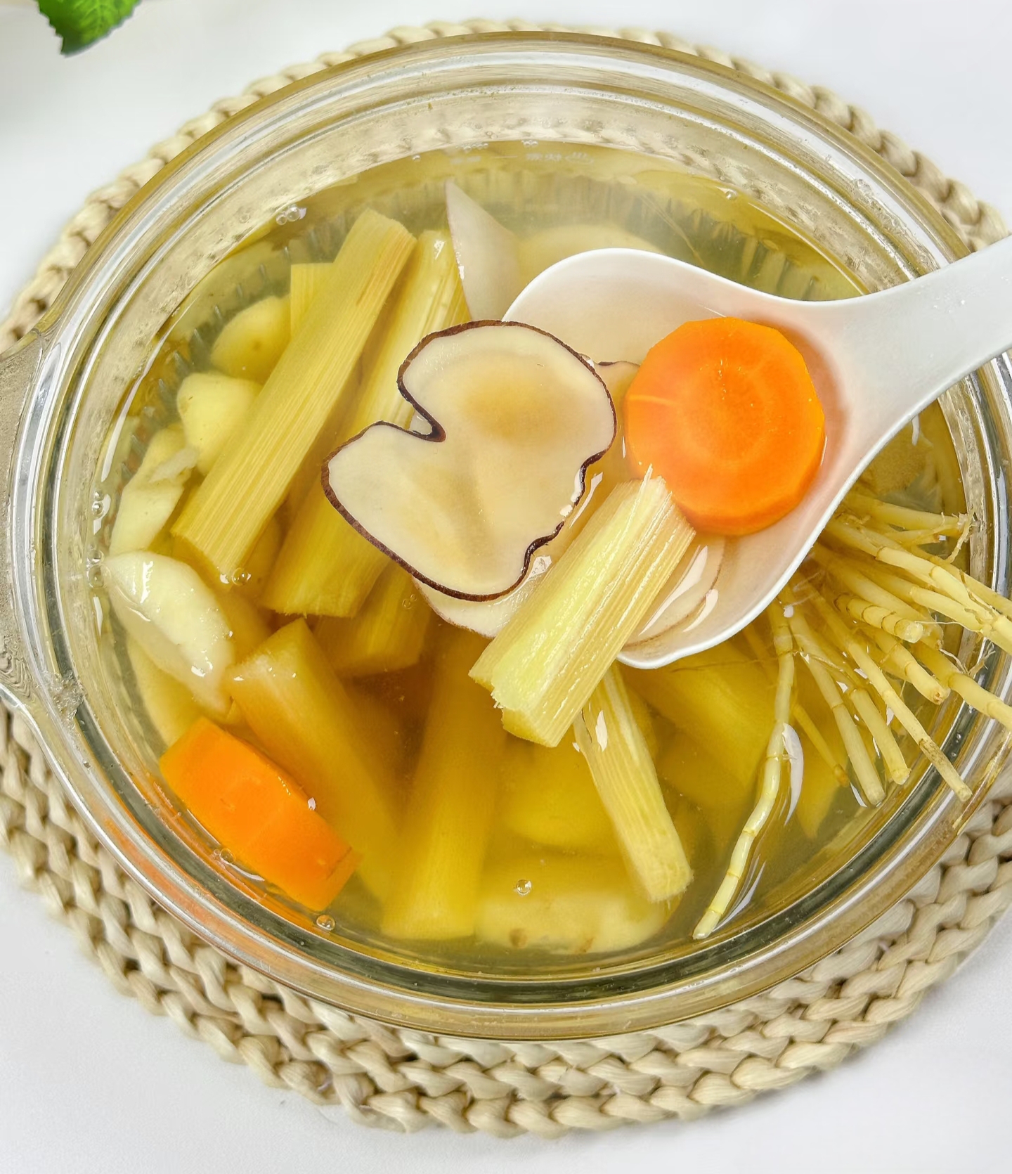 Mùa đông da khô nứt nẻ, môi bong tróc, đừng vội mua mỹ phẩm đắt tiền: Hãy đun ngay nồi nước "thần thánh" này- Ảnh 4.