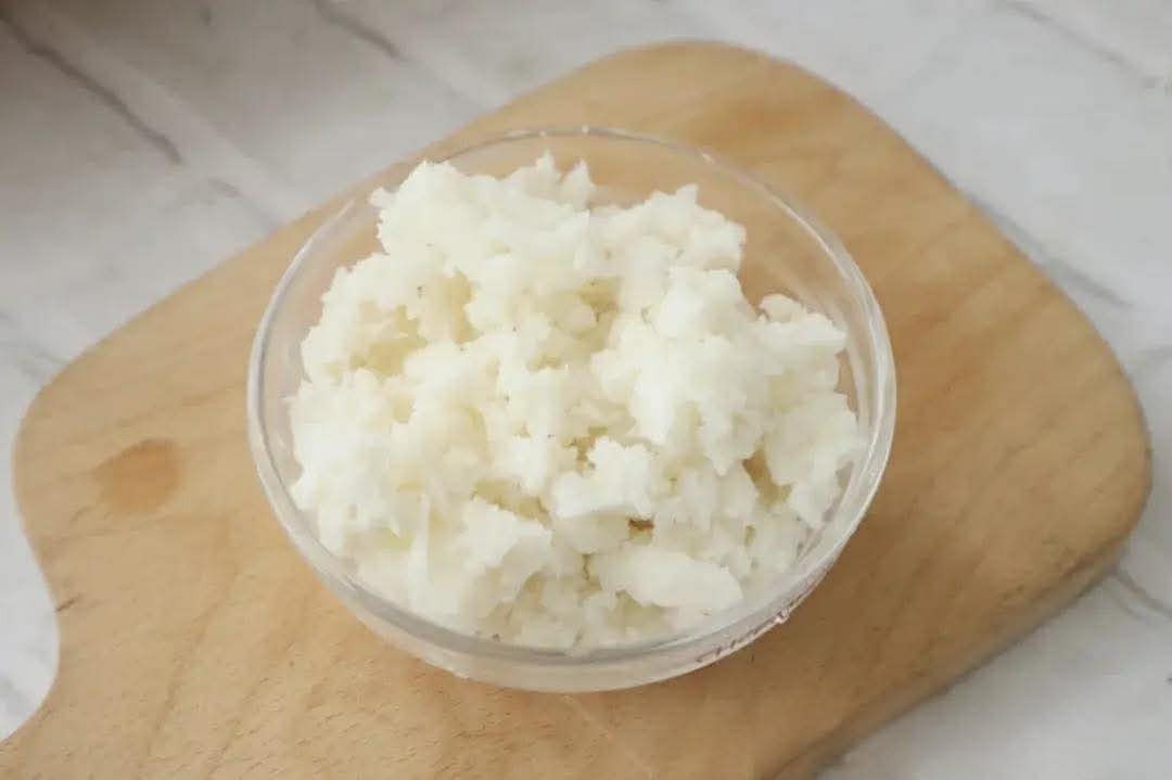 Làm món ăn cực đơn giản mà lạ miệng lại rất tốt "đẩy bay" chứng táo bón và loét miệng do nhiệt- Ảnh 1.