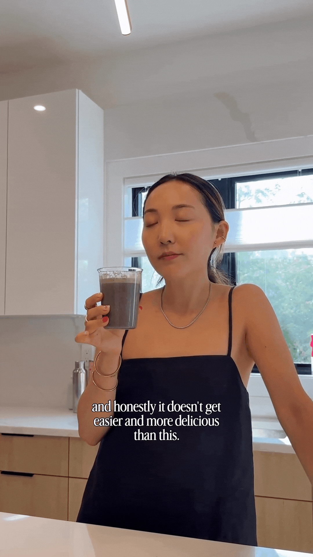 Thứ nước màu đen không bắt mắt nhưng uống vào tóc đẹp thôi rồi: U60 đầu không tóc bạc cũng nhờ vậy- Ảnh 8.