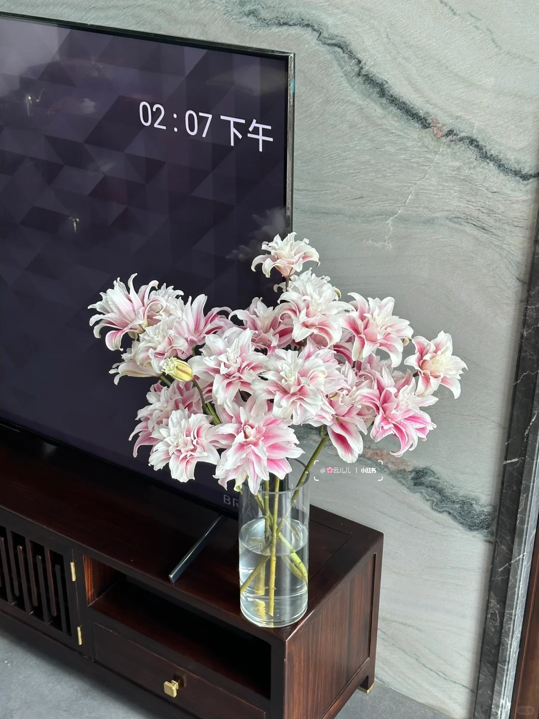 Cắm bình hoa bách hợp Isabella 