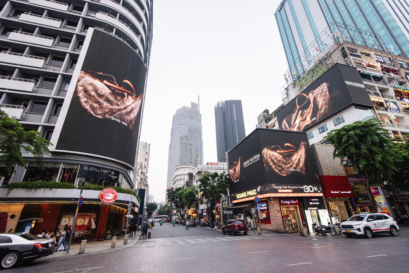 Louis Vuitton mang di sản Monogram “phủ sóng” giữa trung tâm TP.HCM- Ảnh 3.