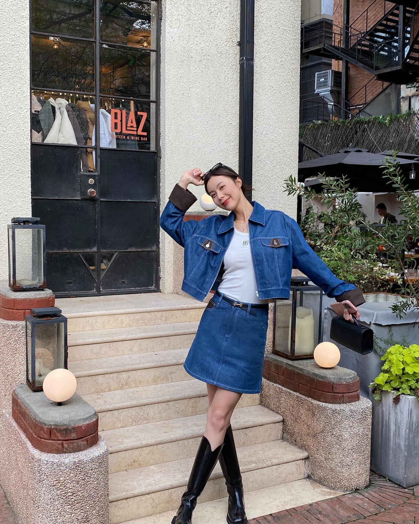 4 xu hướng đồ denim sẽ lên ngôi trong mùa xuân 2026, có hết thì mặc đẹp quá đơn giản- Ảnh 4.