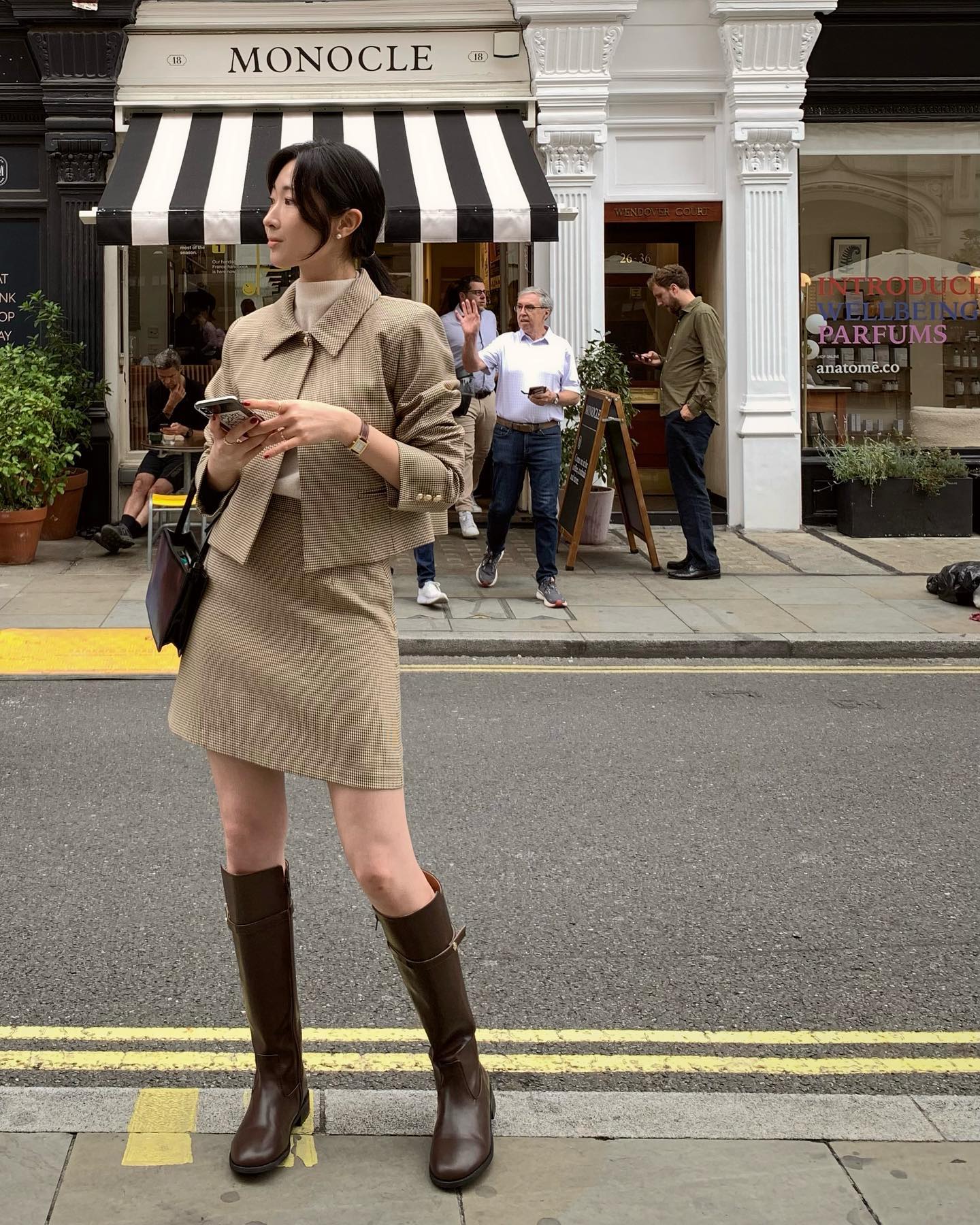 4 mẫu chân váy trẻ trung hơn nhiều so với chân váy đen, chị em đừng "đóng khung" style nữa- Ảnh 5.