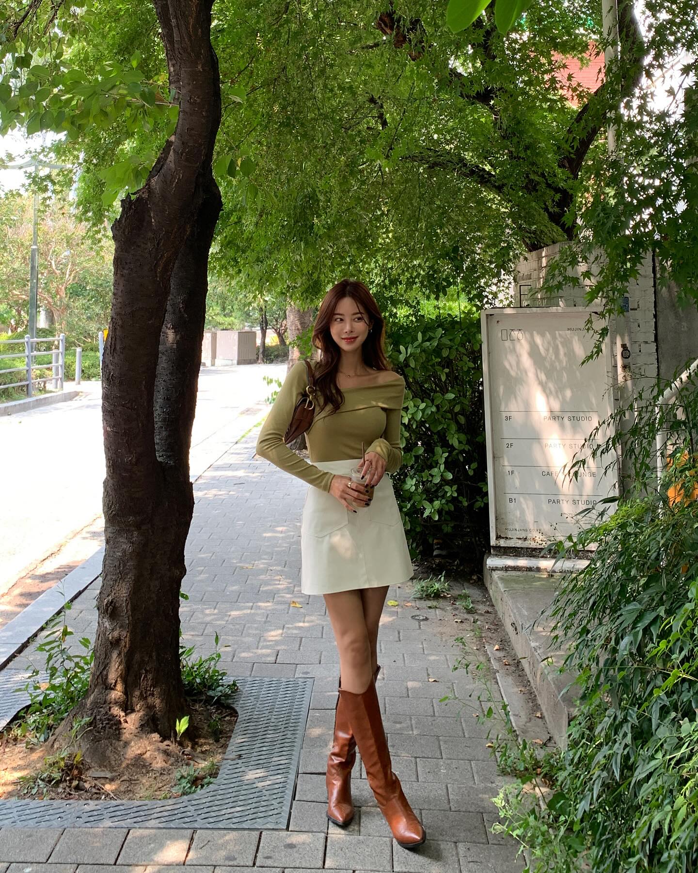 4 mẫu chân váy trẻ trung hơn nhiều so với chân váy đen, chị em đừng "đóng khung" style nữa- Ảnh 7.