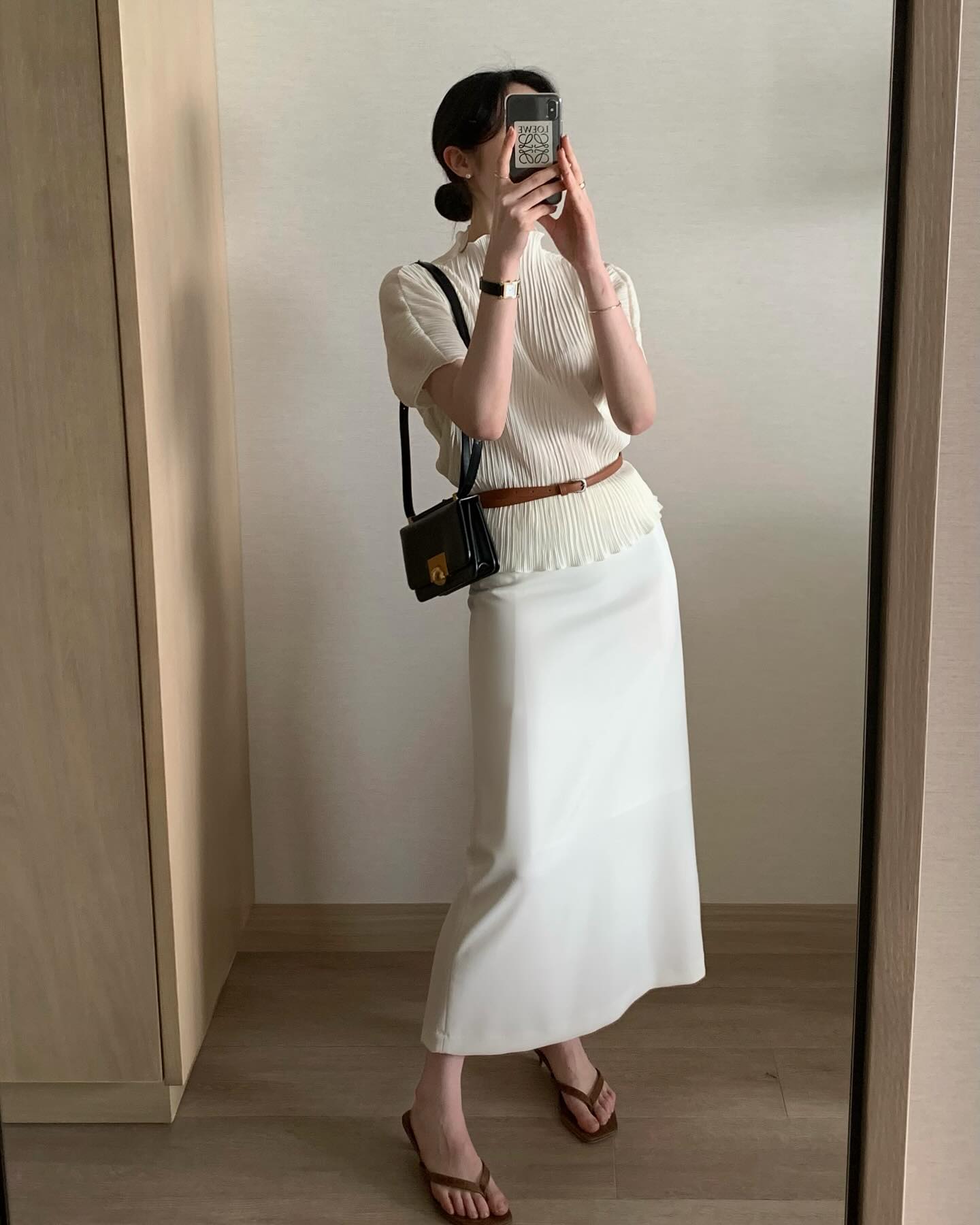 4 mẫu chân váy trẻ trung hơn nhiều so với chân váy đen, chị em đừng "đóng khung" style nữa- Ảnh 8.