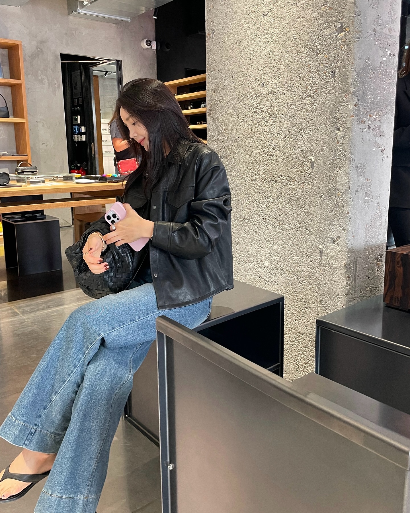 Áo khoác diện Tết 2026: Sáng suốt nhất là sắm 4 kiểu dáng ngắn vừa trẻ vừa hack chiều cao- Ảnh 6.