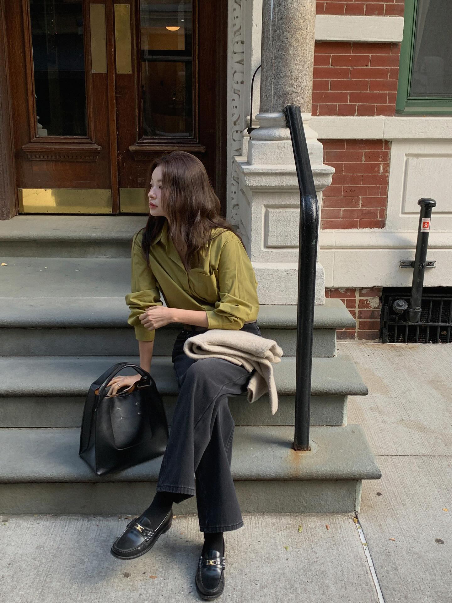 4 xu hướng đồ denim sẽ lên ngôi trong mùa xuân 2026, có hết thì mặc đẹp quá đơn giản- Ảnh 6.