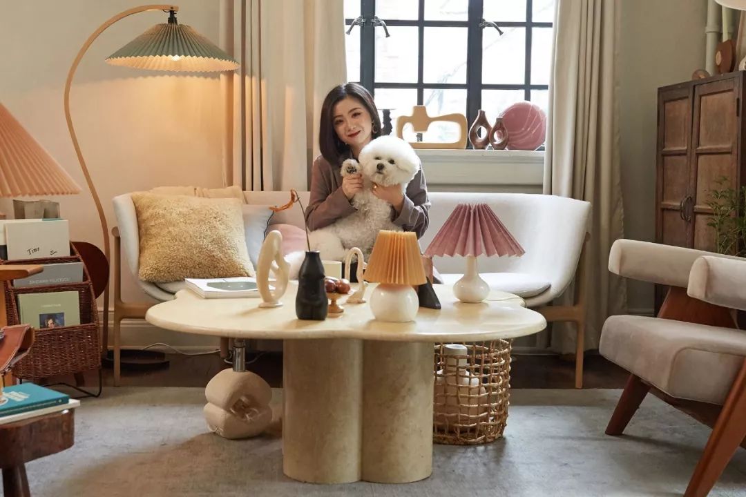 Bỏ 75 triệu/tháng thuê nhà, không kết hôn: Người phụ nữ 37 tuổi chọn "an toàn tài chính" theo cách không giống ai- Ảnh 1.