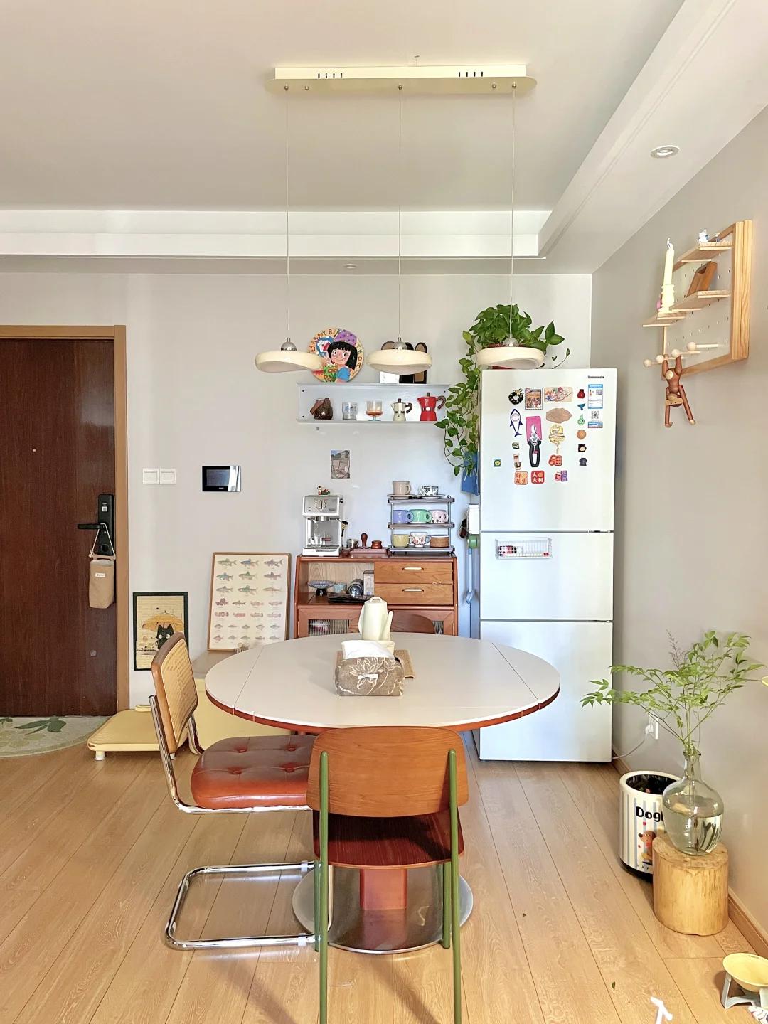 34 tuổi, sống một mình trong căn hộ cũ 45m²: Cách cô gái khiến nhà trông rộng gấp đôi làm mạng xã hội trầm trồ- Ảnh 4.