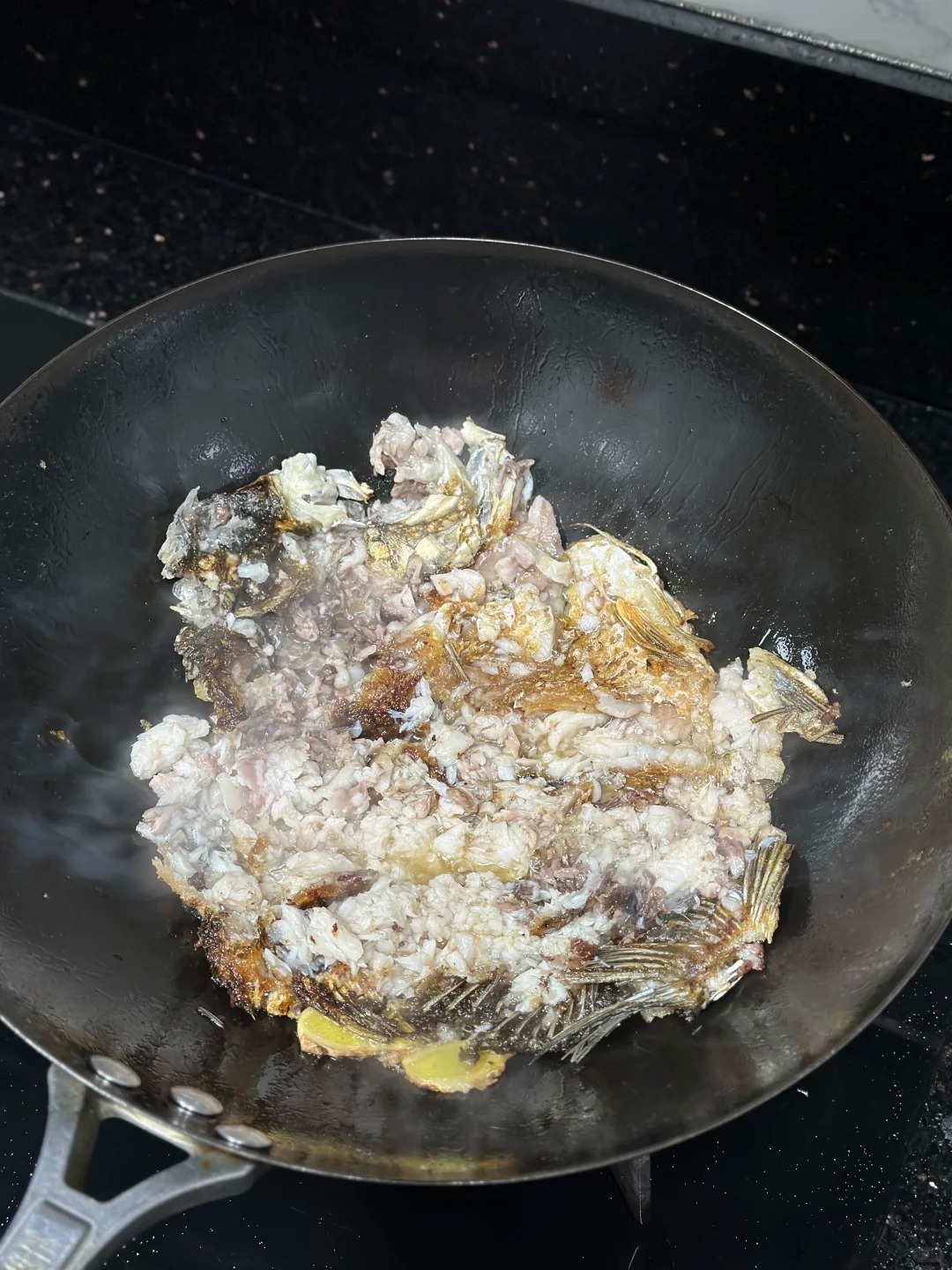 Bí quyết làm món "sữa trắng" từ cá diếc và củ cải: Thuốc bổ cho dạ dày, cả nhà tấm tắc khen ngon- Ảnh 6.