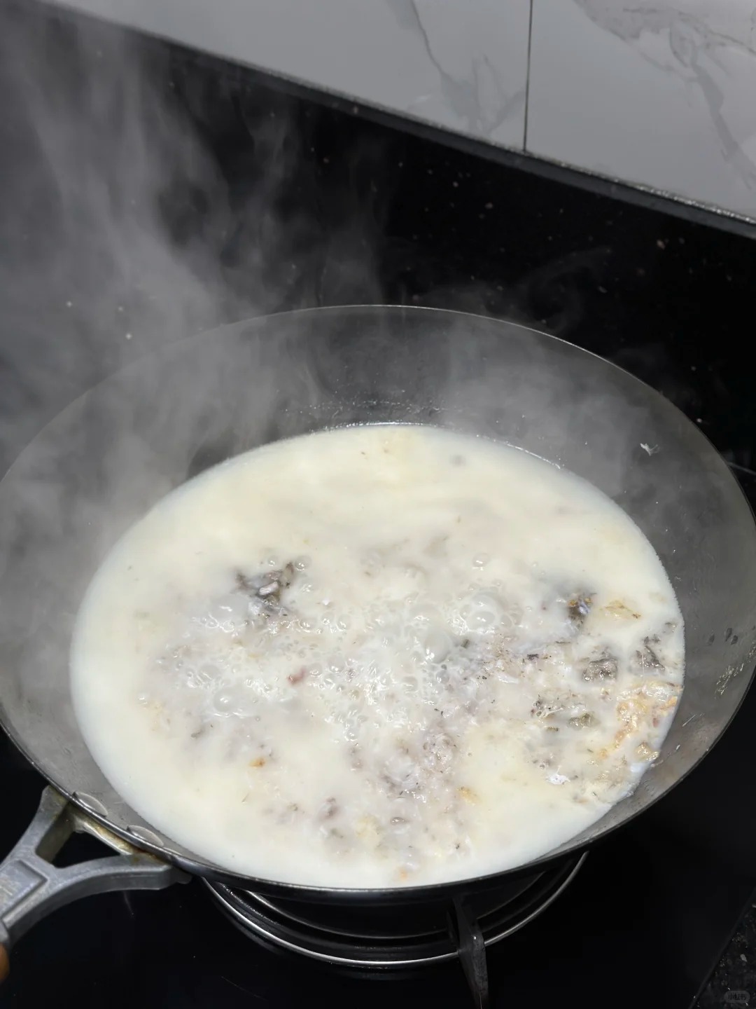 Bí quyết làm món "sữa trắng" từ cá diếc và củ cải: Thuốc bổ cho dạ dày, cả nhà tấm tắc khen ngon- Ảnh 7.