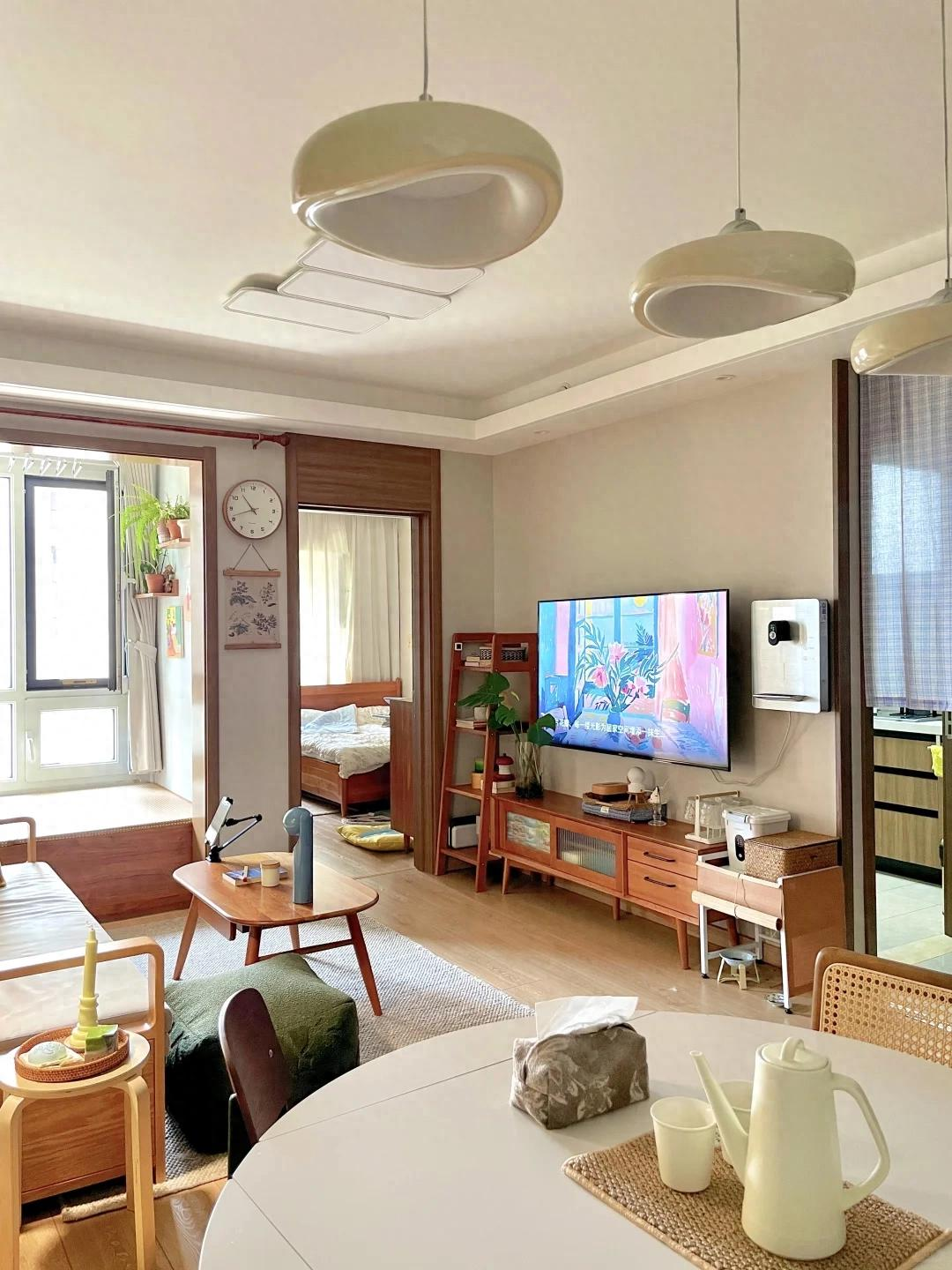 34 tuổi, sống một mình trong căn hộ cũ 45m²: Cách cô gái khiến nhà trông rộng gấp đôi làm mạng xã hội trầm trồ- Ảnh 2.