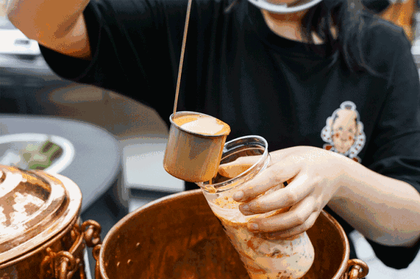 Vì sao uống trà sữa xong dễ mất ngủ?- Ảnh 2.