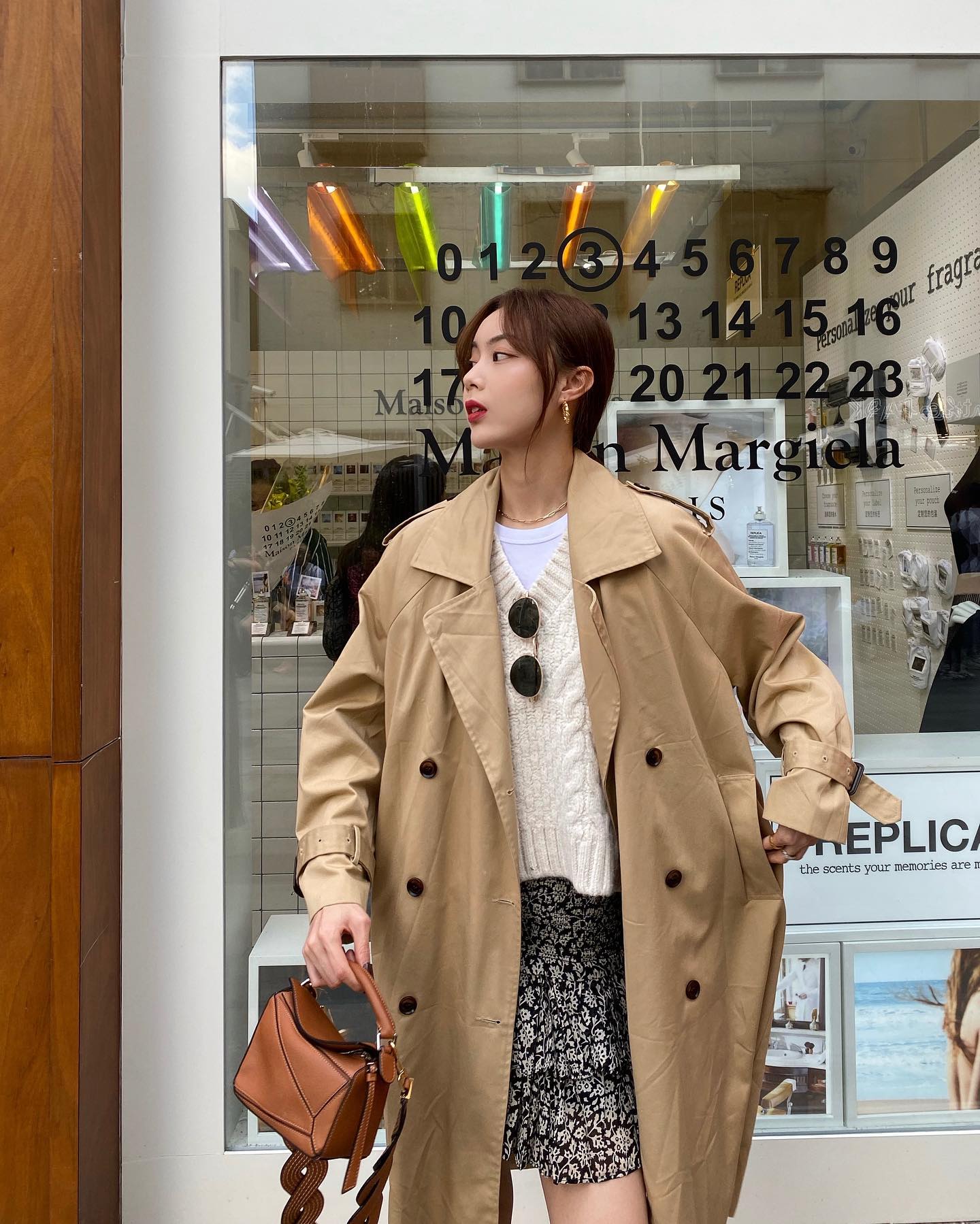 Lý do phụ nữ ở mọi độ tuổi nên mặc đồ sáng màu thường xuyên hơn- Ảnh 2.