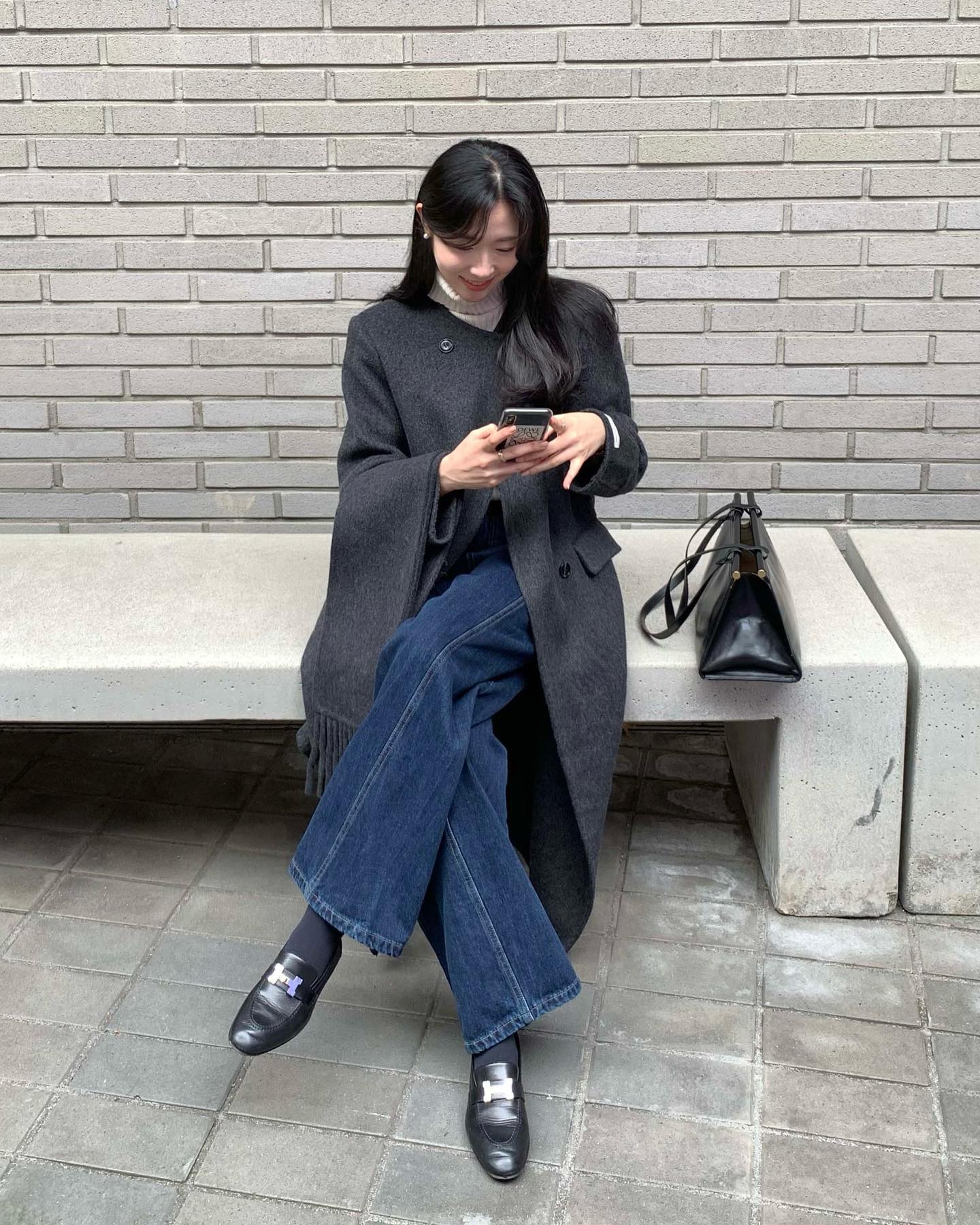 Mặc quần jeans đi giày bệt là hợp nhất, đặc biệt 4 kiểu trẻ trung và sang xịn mịn này- Ảnh 4.