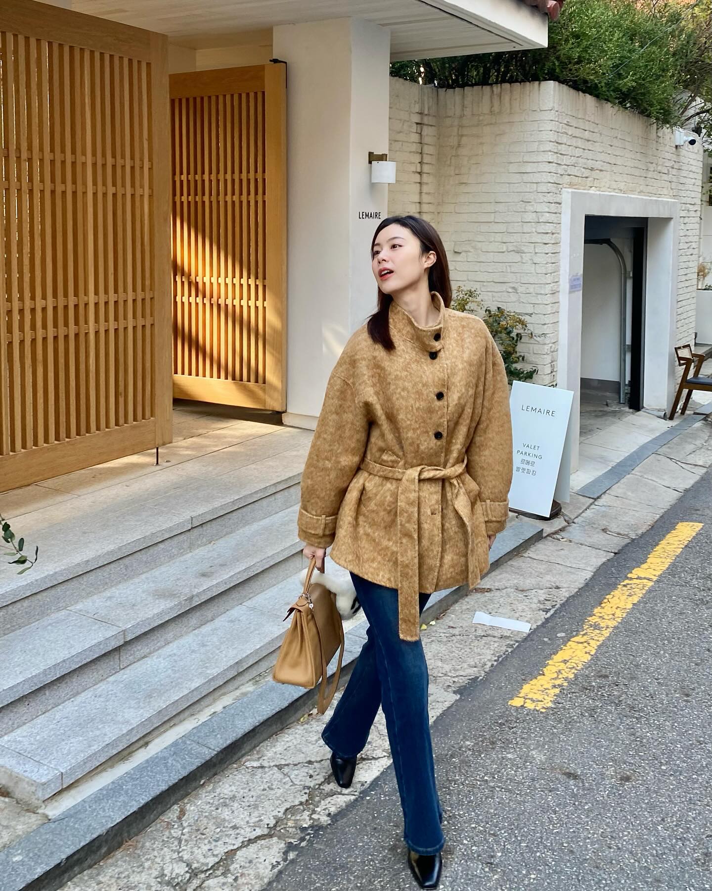 5 item thời trang dù Tết lạnh hay ấm áp đều mặc được, có thể sắm từ bây giờ- Ảnh 6.