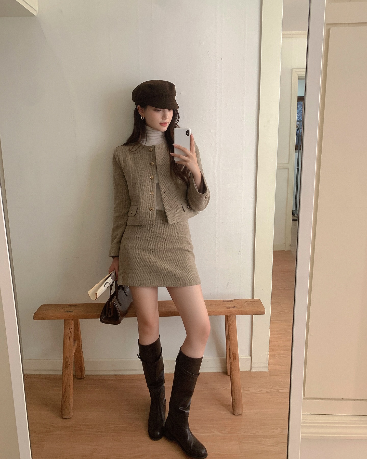 Mặc gì nếu theo đuổi style nữ tính: 5 món đồ diện lên sang trọng, không sợ "sến"- Ảnh 7.