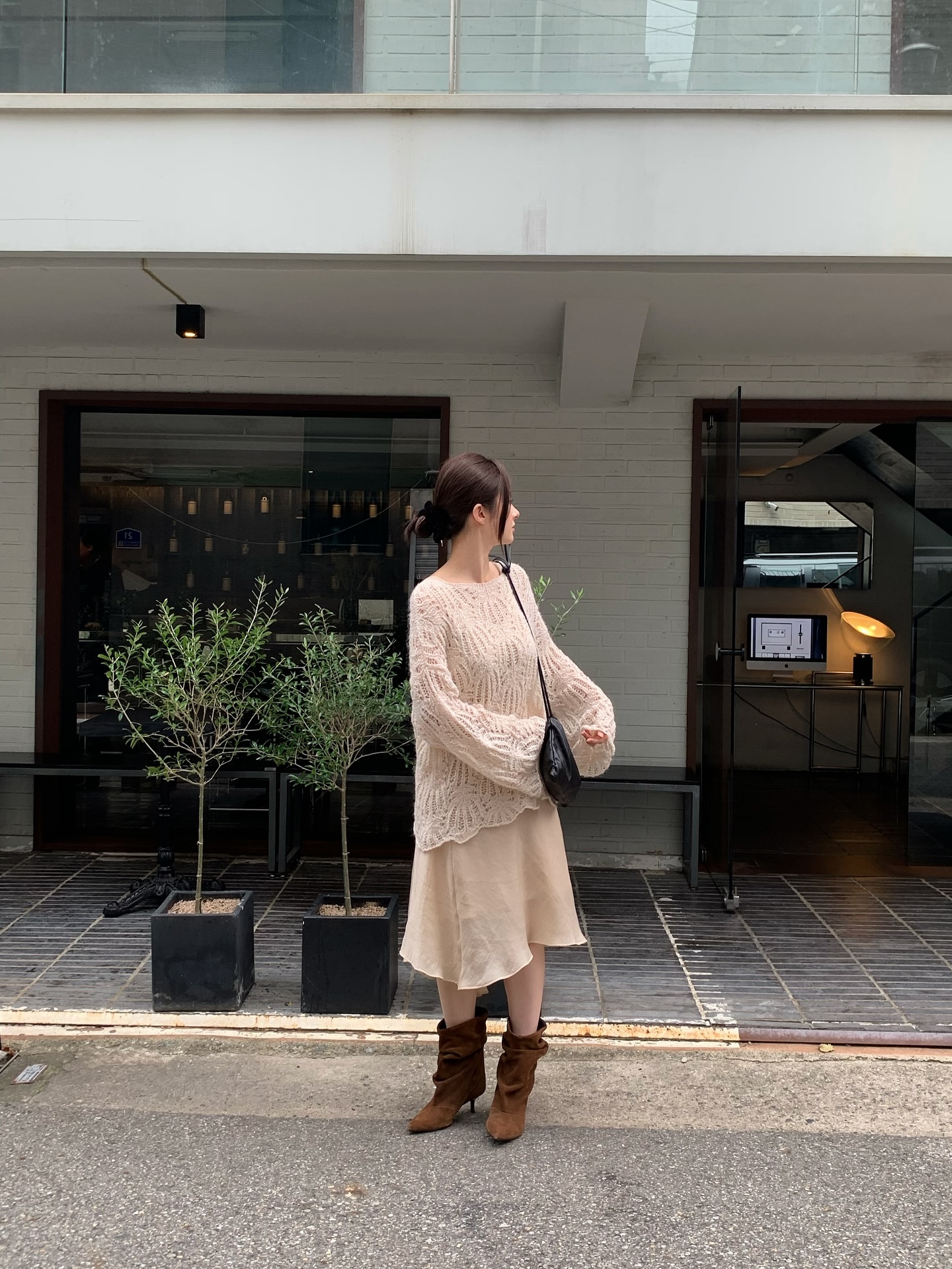 5 item thời trang dù Tết lạnh hay ấm áp đều mặc được, có thể sắm từ bây giờ- Ảnh 1.