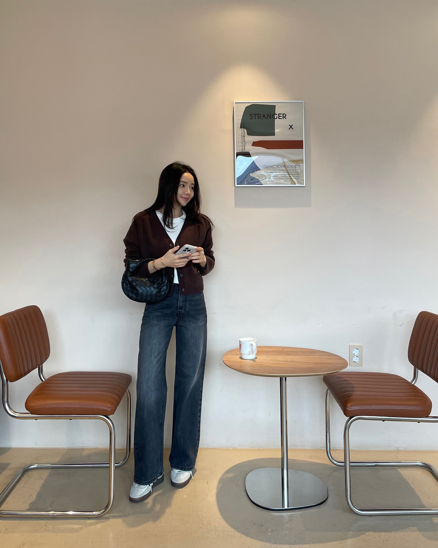 Phụ nữ trên 40 tuổi đừng chọn bừa khi sắm quần jeans: 4 kiểu này mới là đúng nhất!- Ảnh 6.