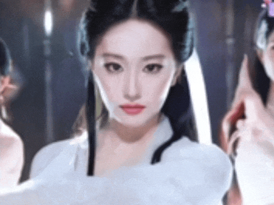 Kiếm 19 tỷ/tháng nhờ bắt chước người nổi tiếng - Ảnh 3.