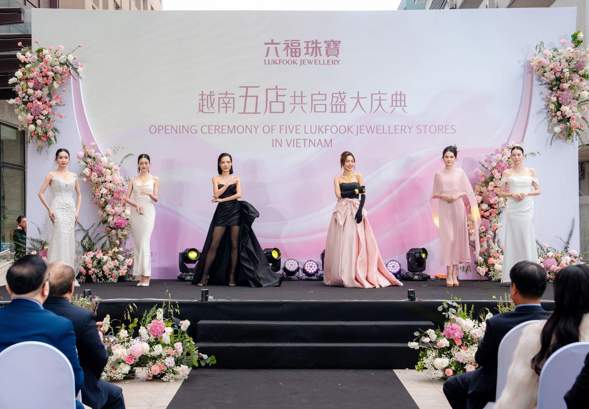 Lukfook Jewellery chính thức đổ bộ Việt Nam, khai trương đồng loạt 5 cửa hàng- Ảnh 3.