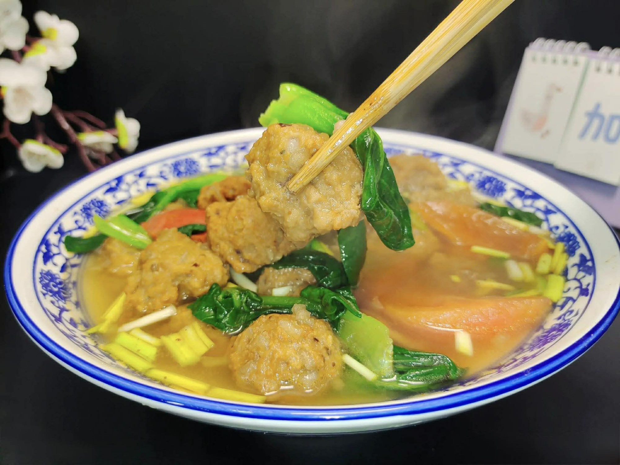 Chỉ dùng 3 nguyên liệu để nấu một nồi canh ngon tuyệt, nước dùng chua thanh ngọt đậm đà rất kích thích vị giác- Ảnh 8.