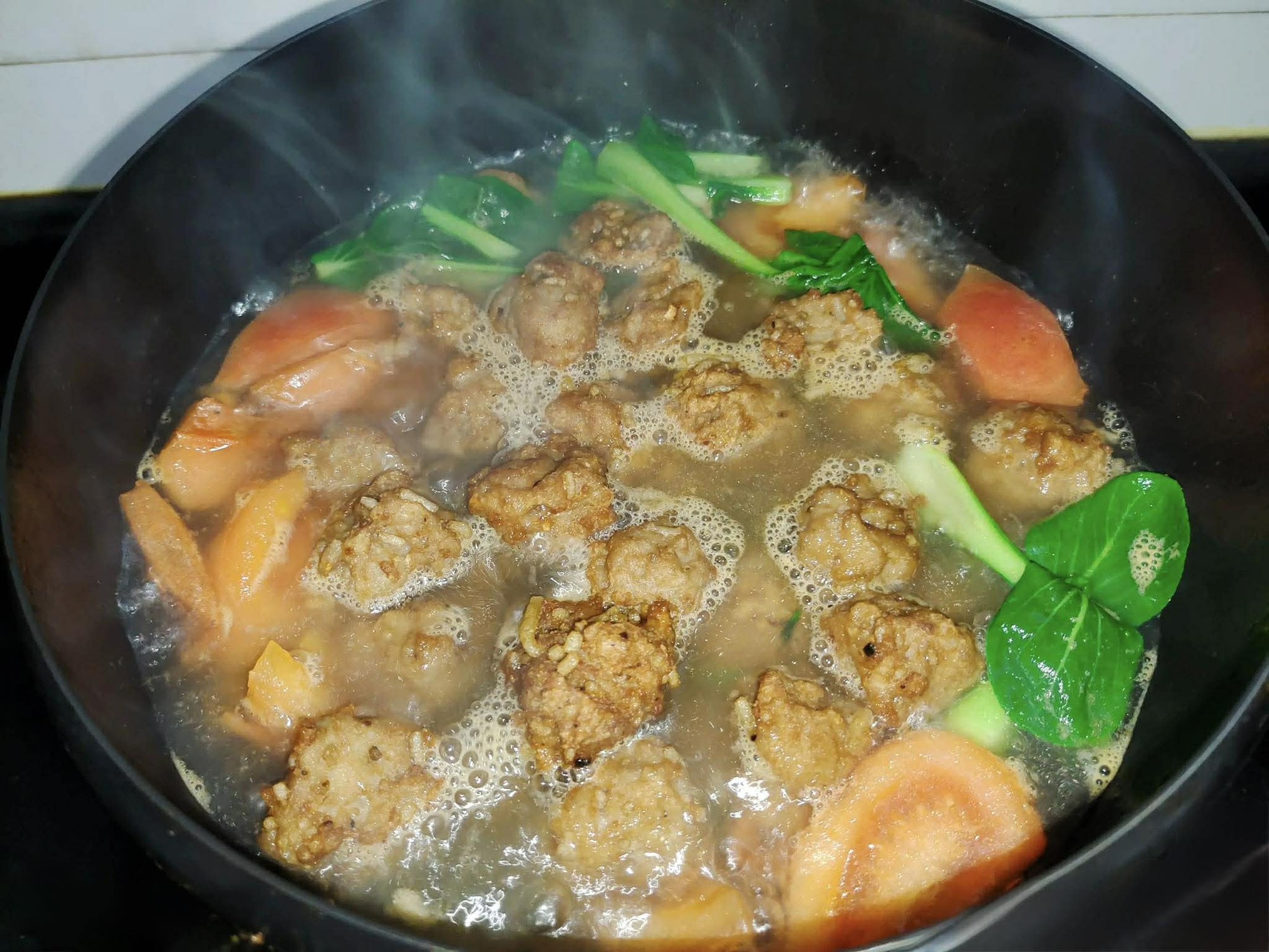 Chỉ dùng 3 nguyên liệu để nấu một nồi canh ngon tuyệt, nước dùng chua thanh ngọt đậm đà rất kích thích vị giác- Ảnh 7.