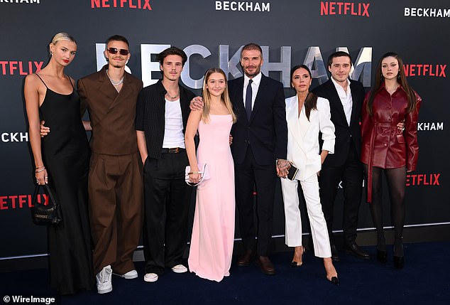 Brooklyn Beckham "bóc trần" gia đình: Tố cha mẹ giả tạo, đặt thương hiệu Beckham lên trên tình thân- Ảnh 3.