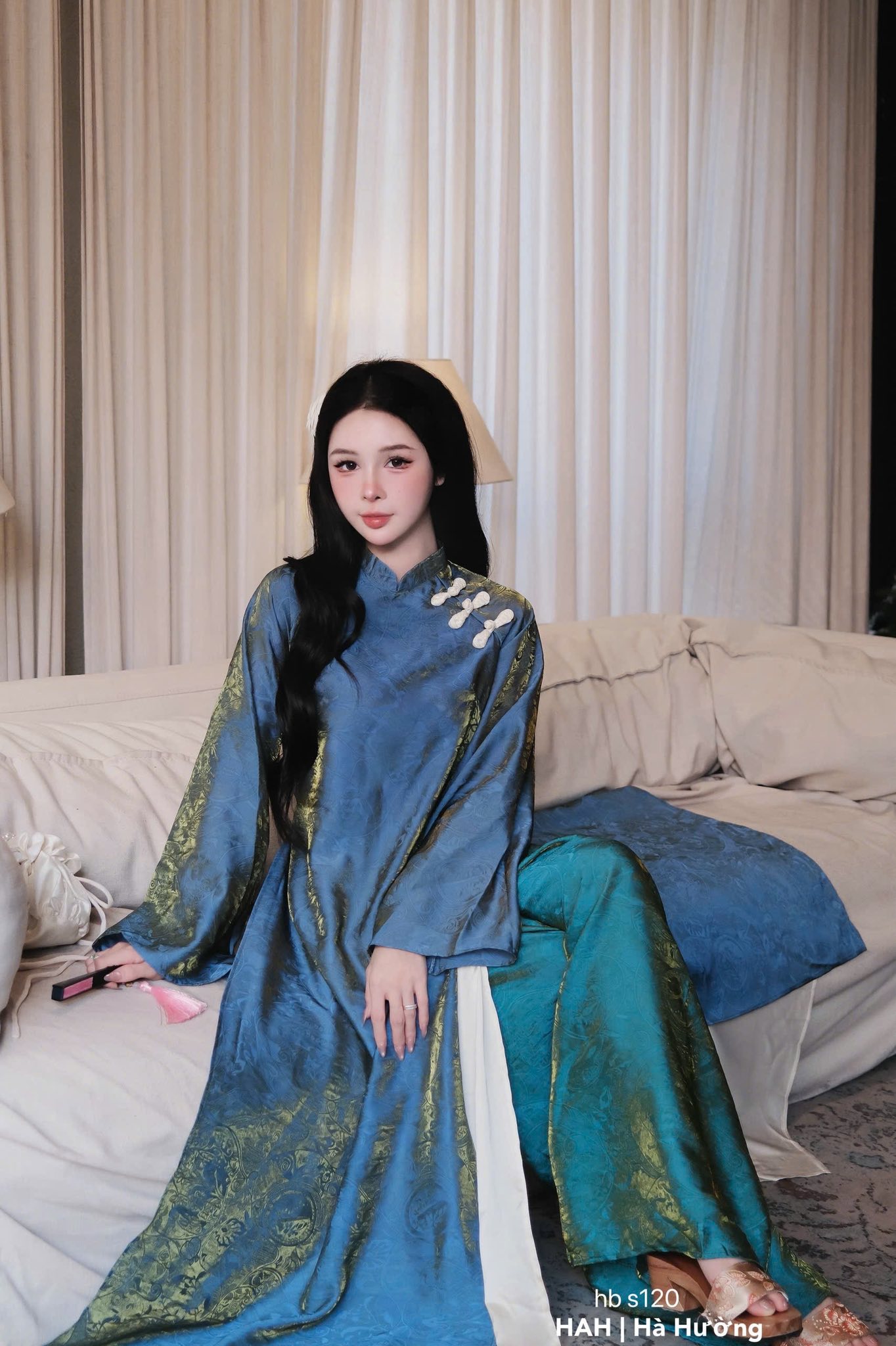 Bắt trend "phú bà" với phiên bản áo dài lụa satin bắt sáng: Giá chỉ từ 300k, nhìn thôi đã thấy chảnh- Ảnh 4.