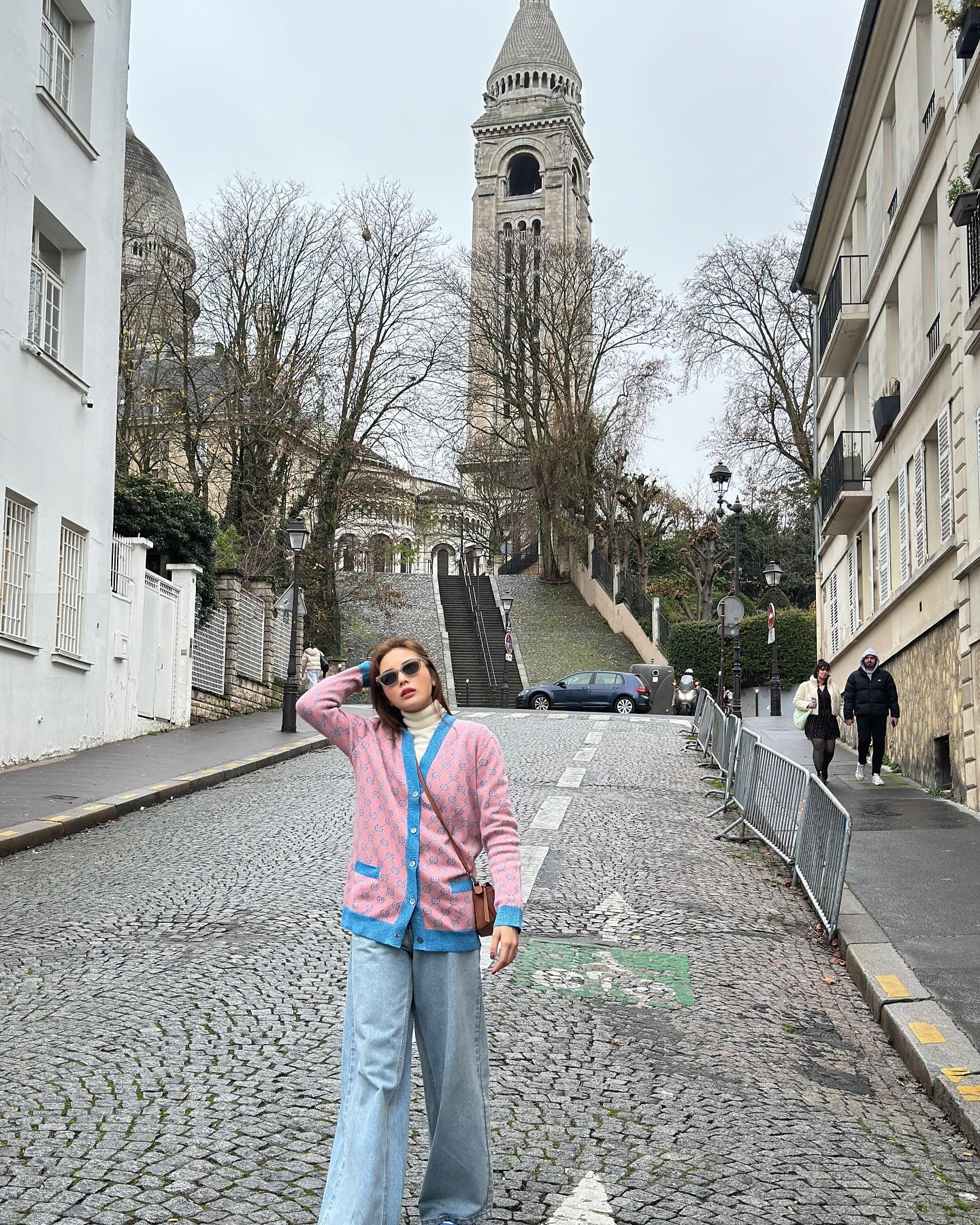 "Sách mẫu mặc đẹp" chỉ ra 4 mẫu áo phù hợp nhất để diện với quần ống rộng- Ảnh 9.