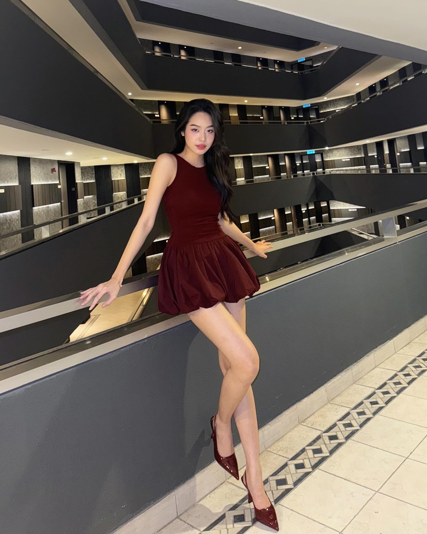 Ngắm style nữ tính của Hoa hậu Thanh Thủy mà xiêu lòng- Ảnh 4.