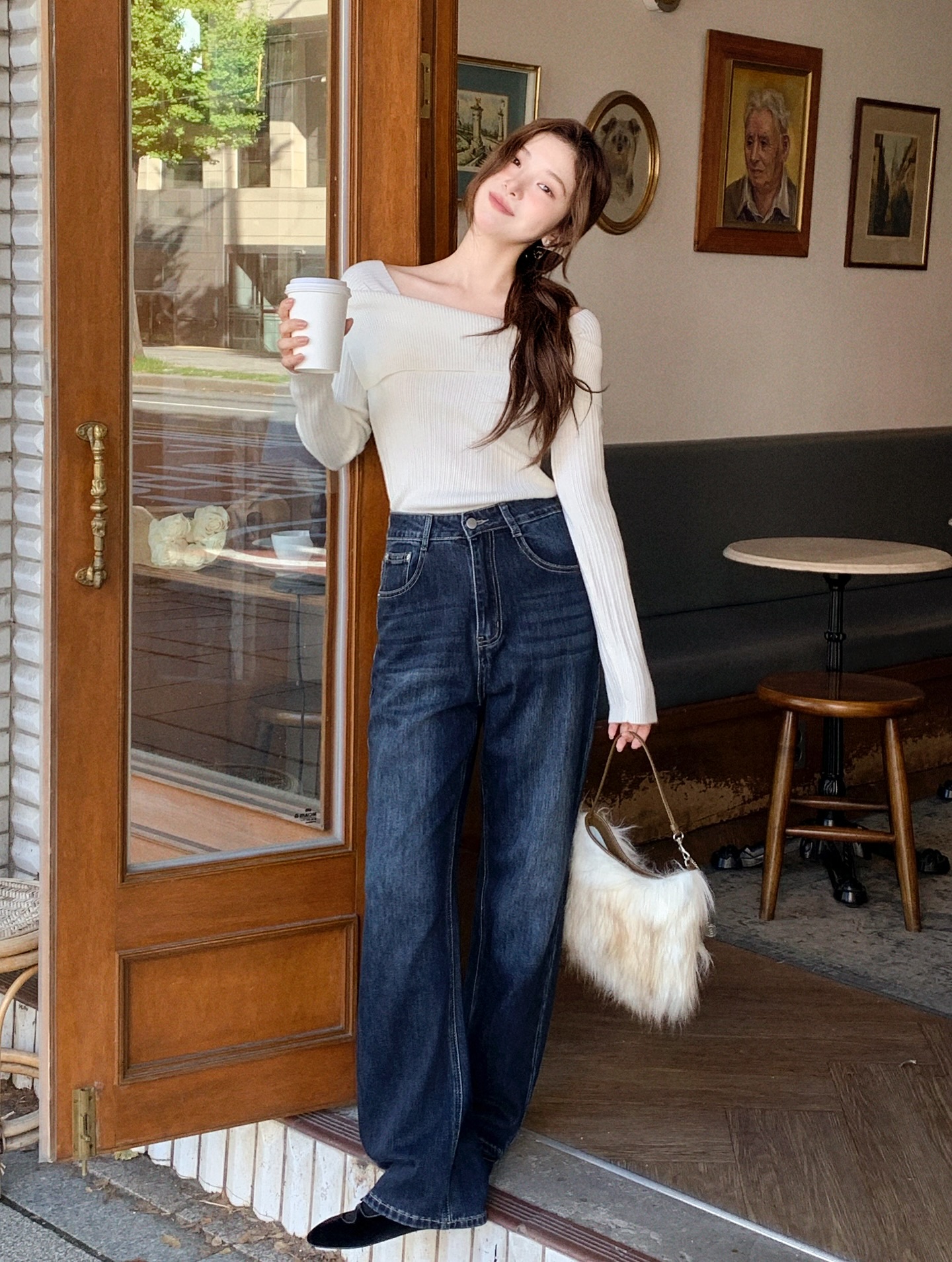 5 cách mặc áo len thể hiện gu thẩm mỹ cao- Ảnh 5.