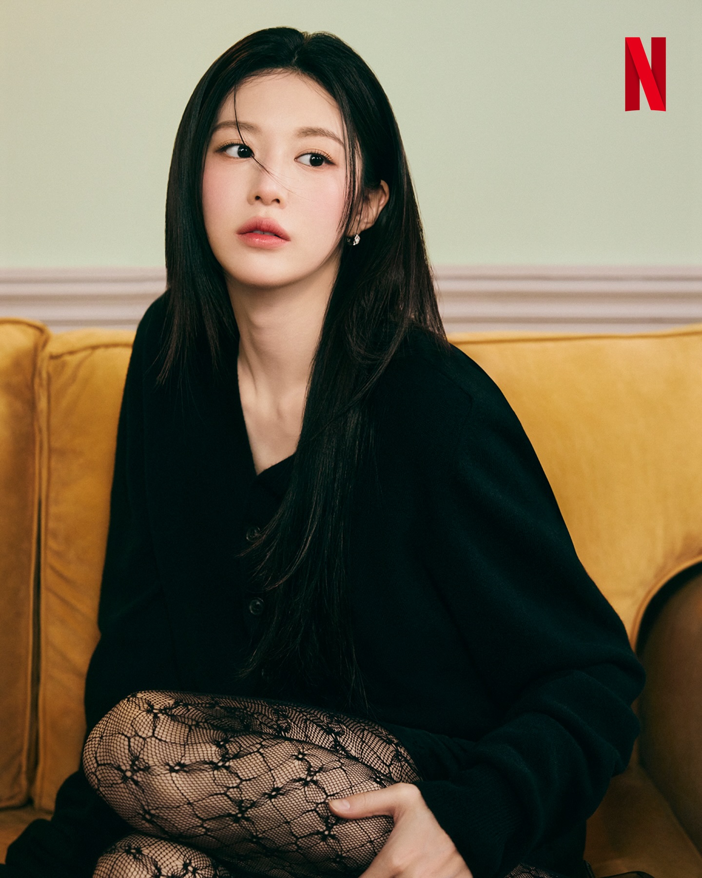 Khắp nơi đang nói về một nữ chính phim Hàn đẹp lộng lẫy siêu thực, nhưng lại chỉ thích mặc đồ tối giản- Ảnh 1.