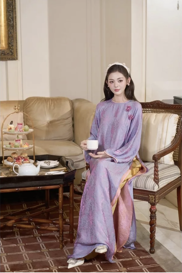 Bắt trend "phú bà" với phiên bản áo dài lụa satin bắt sáng: Giá chỉ từ 300k, nhìn thôi đã thấy chảnh- Ảnh 2.