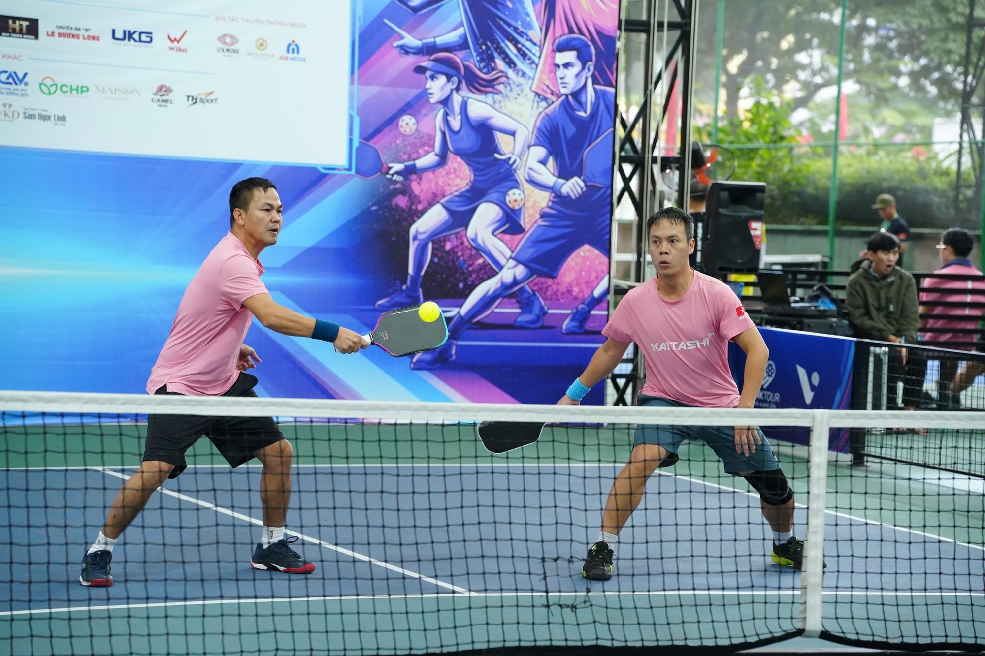 Kaitashi ra mắt bóng 48 lỗ: Giải pháp tối ưu cho sân ngoài trời- Ảnh 2.