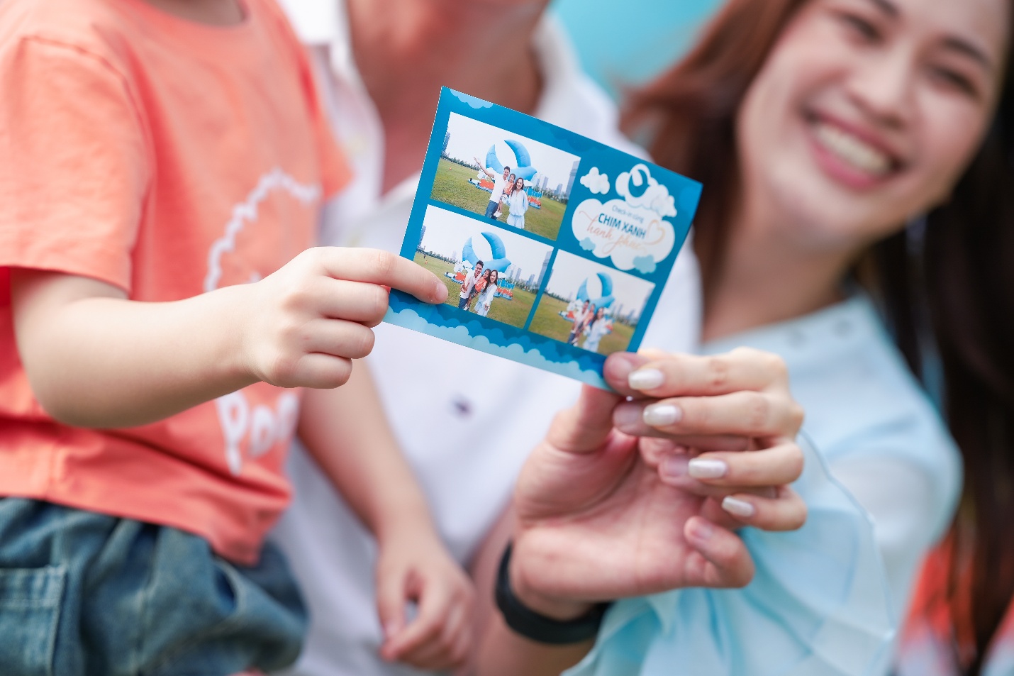 Chú chim xanh bất ngờ “đổ bộ” ba miền, dân mạng rủ nhau đi check-in- Ảnh 2.