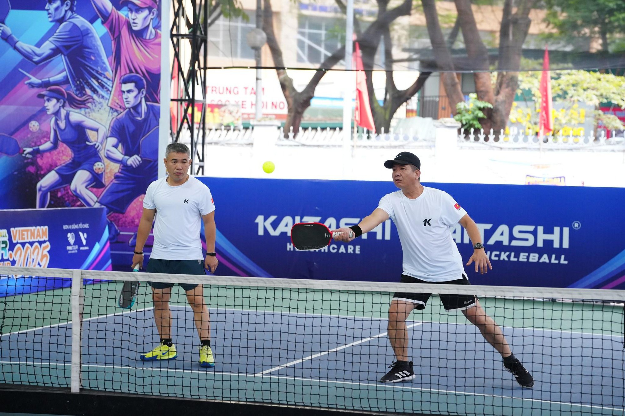 Kaitashi ra mắt bóng 48 lỗ: Giải pháp tối ưu cho sân ngoài trời- Ảnh 3.