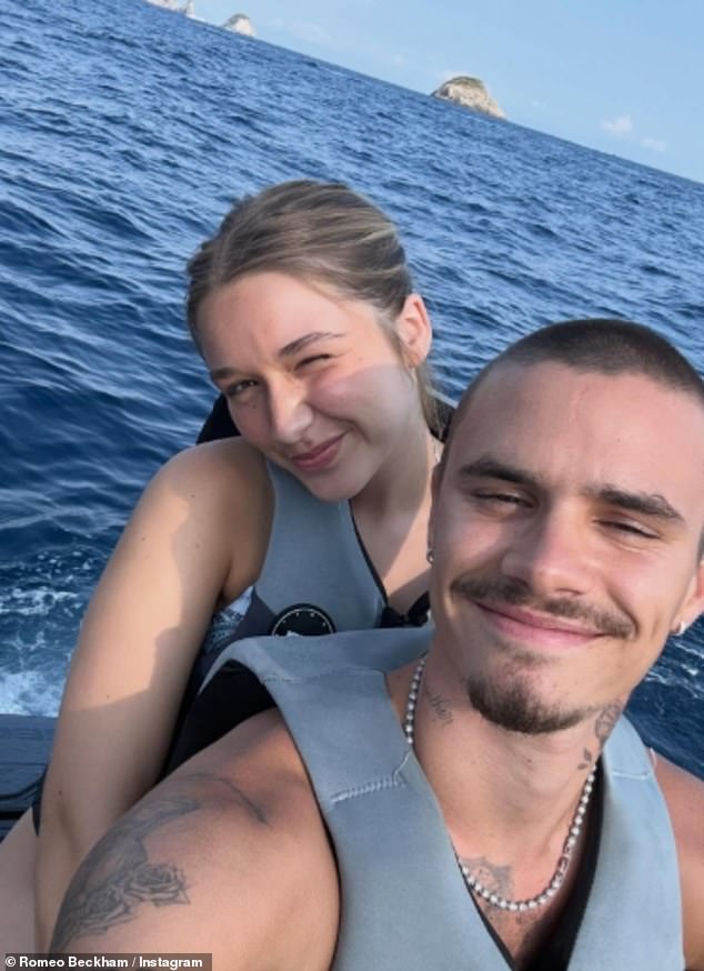 Năm mới hận cũ: Cậu cả nhà Beckham bị các em ruột "cho ra rìa" sau vụ "block" cả gia đình- Ảnh 2.